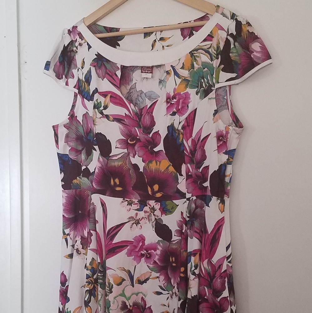 Gorgeous floral print dress